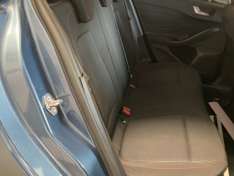 Ford Focus 1.0 EcoBoost ST-Line Business — zdjęcie 14