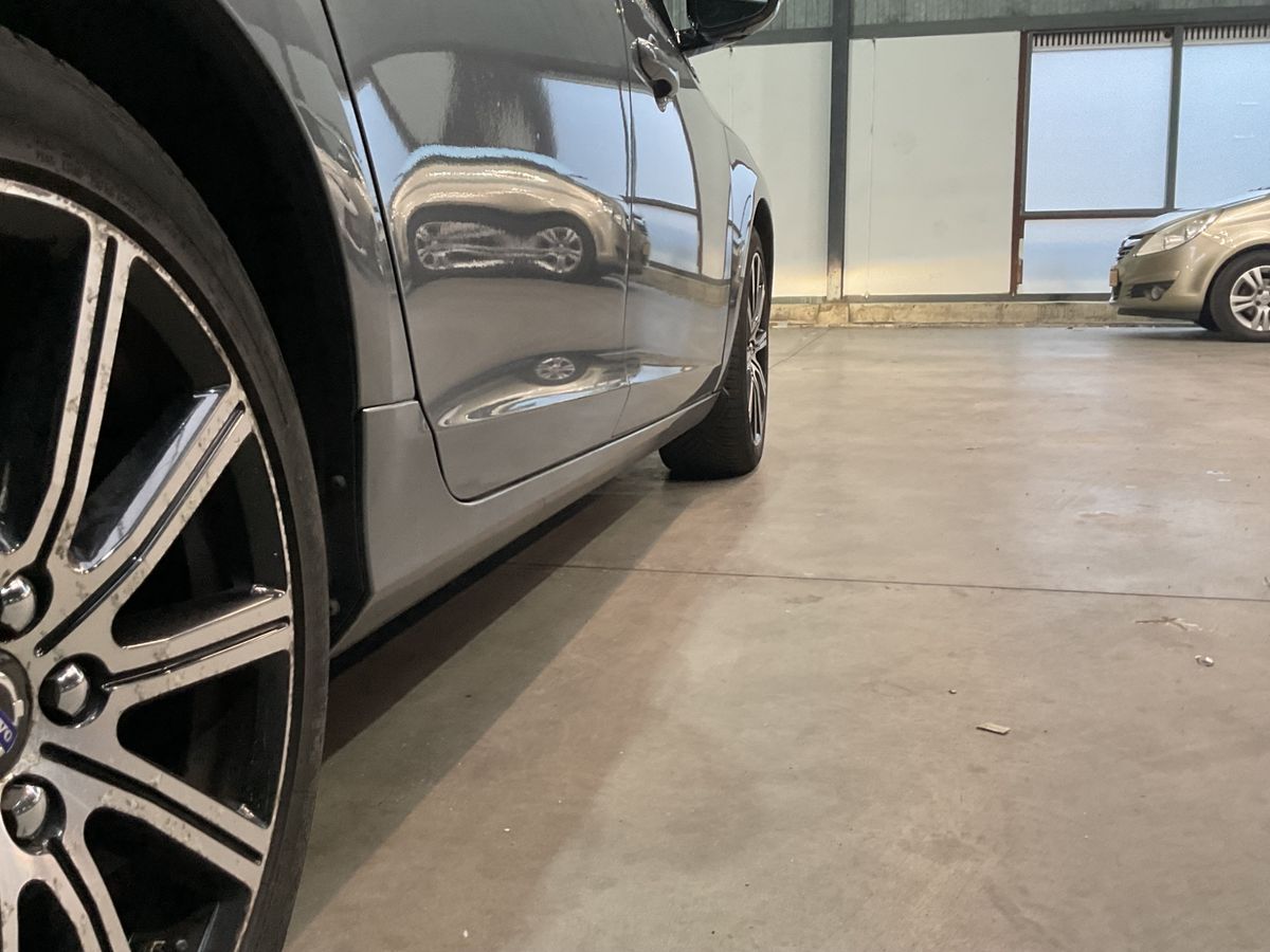 Volvo V60 2016 — photo 28