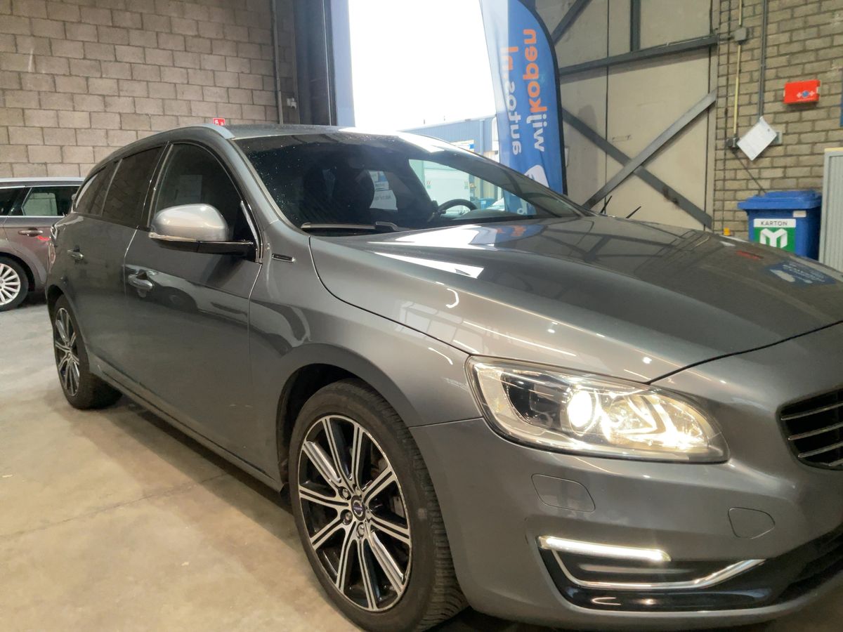Volvo V60 2016 — photo 13