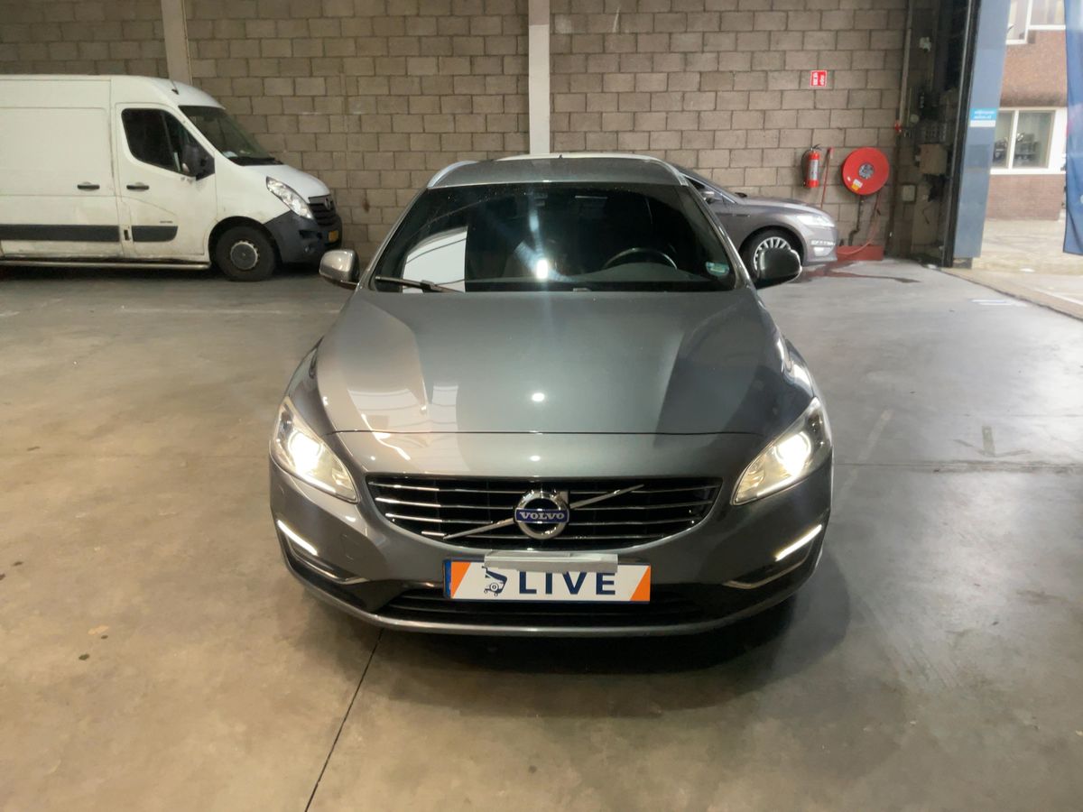 Volvo V60 2016 — photo 15