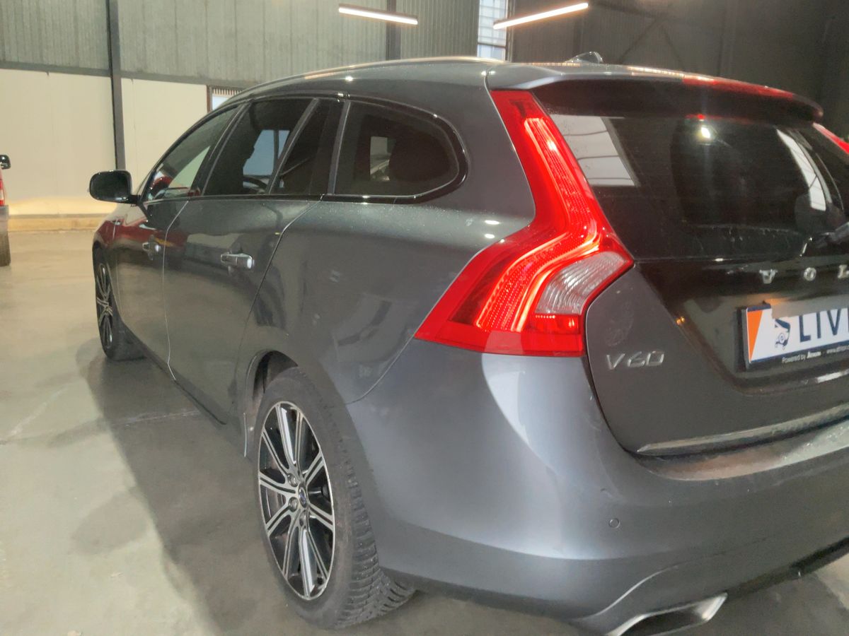 Volvo V60 2016 — photo 7
