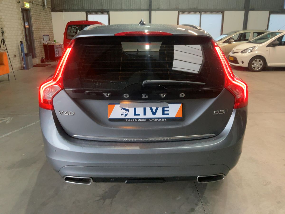 Volvo V60 2016 — photo 8