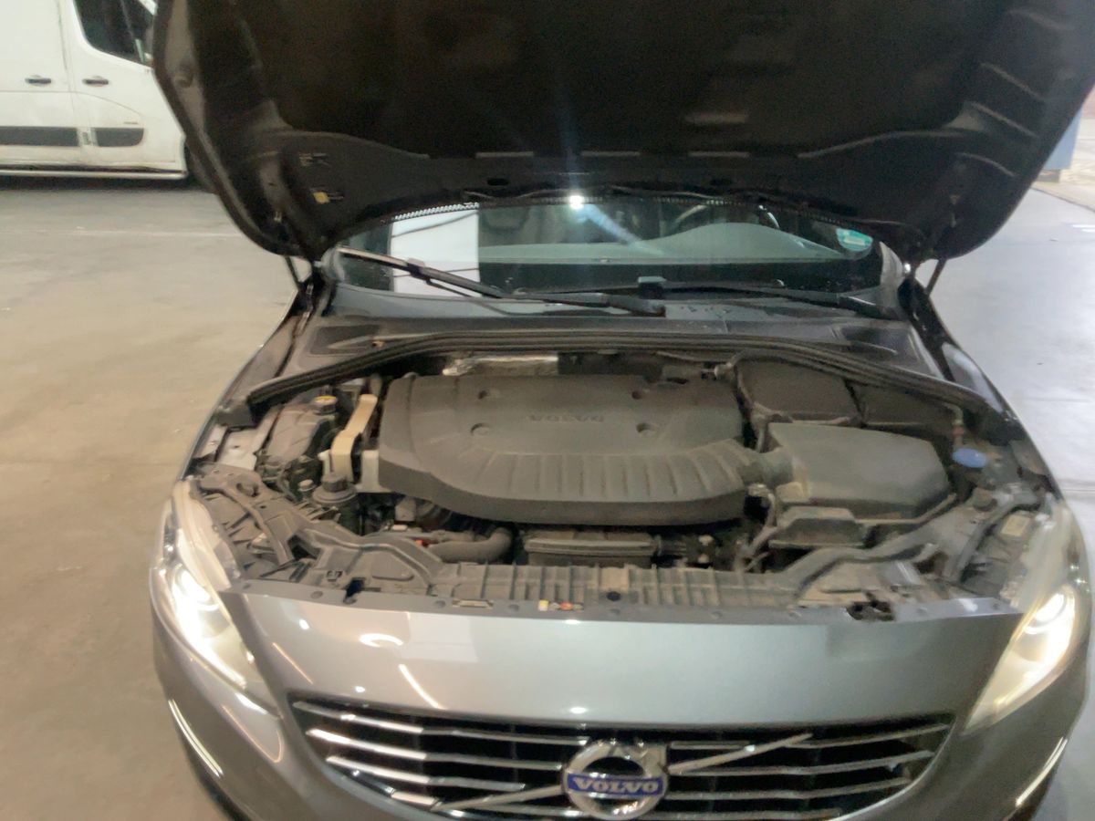 Volvo V60 2016 — photo 22