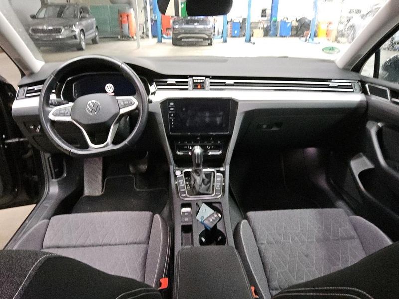 Volkswagen Passat 2.0 TDI Business — zdjęcie 9