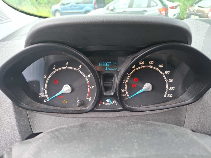 Ford Tourneo 1.0 EcoBoost Trend — zdjęcie 12