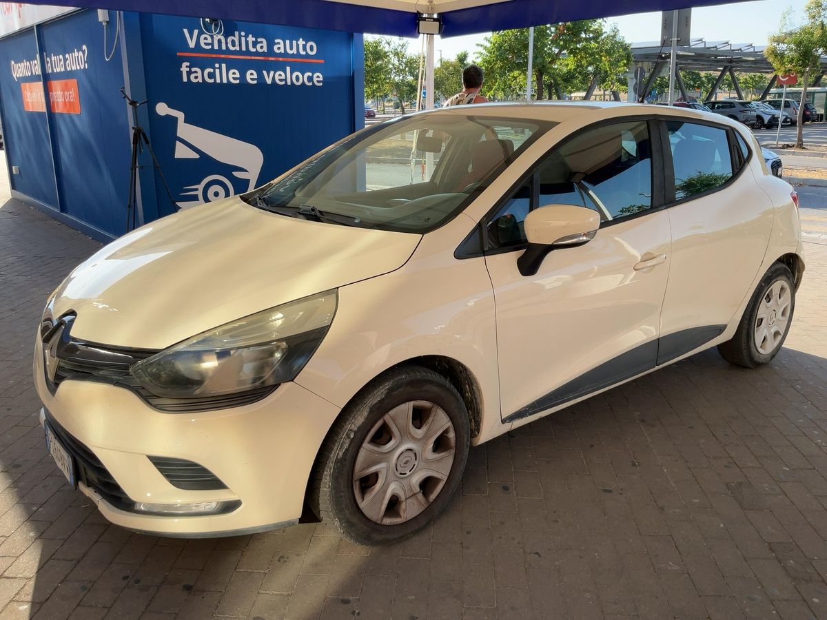 Renault Clio 2016 — photo 1