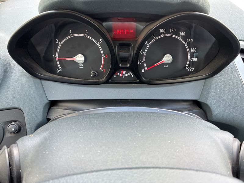 Ford Fiesta 1.25 Trend 2011 – снимка 12