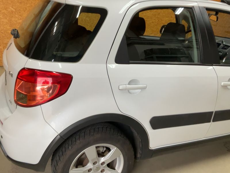 Suzuki SX4 1.6 Style 4x4 — zdjęcie 6