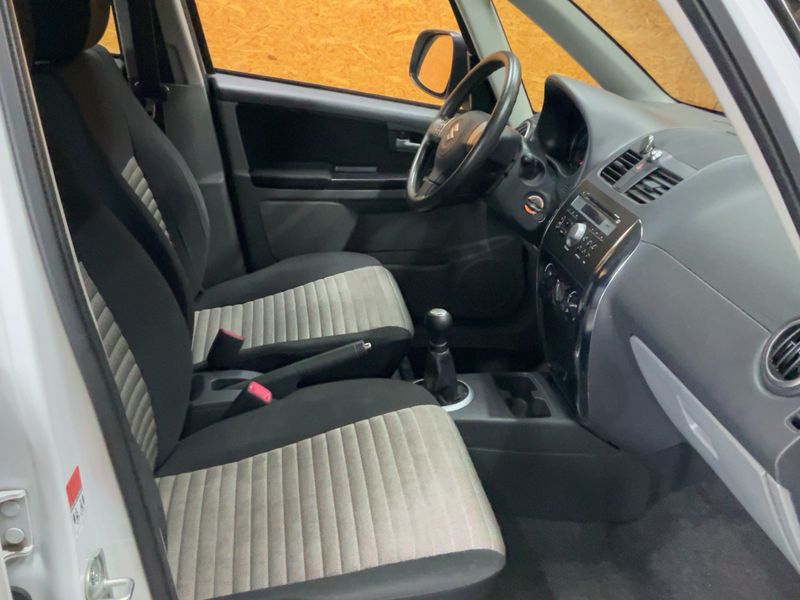 Suzuki SX4 1.6 Style 4x4 — zdjęcie 11