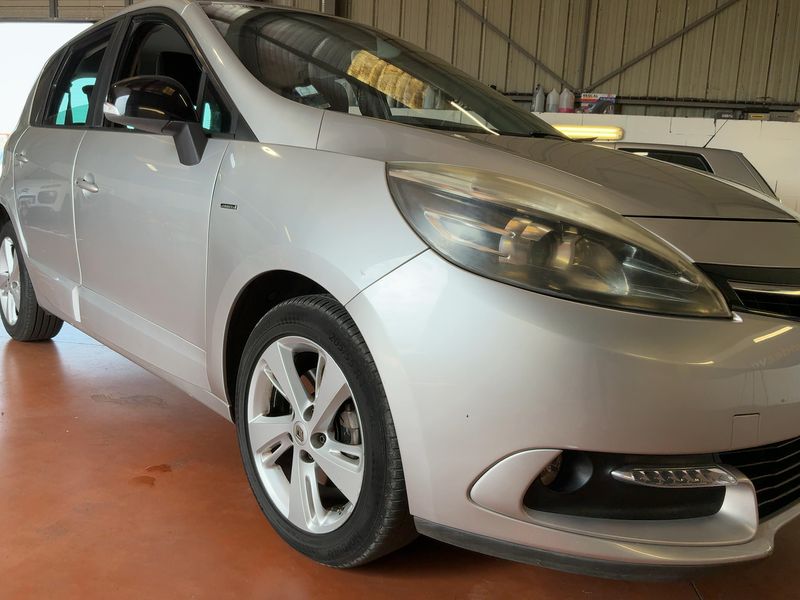 Renault Scenic 1.5 dCi Limited — zdjęcie 8