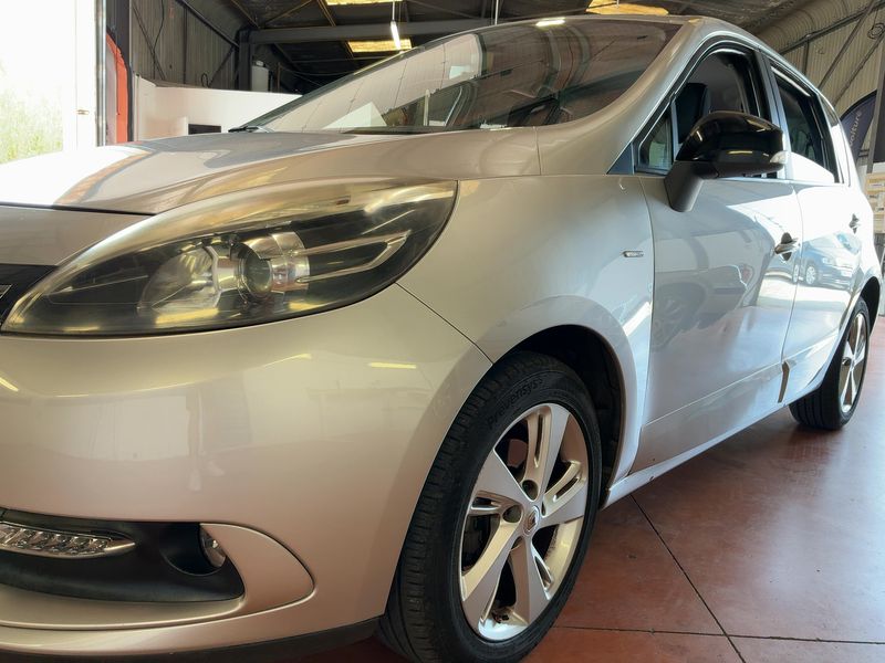 Renault Scenic 1.5 dCi Limited — zdjęcie 2