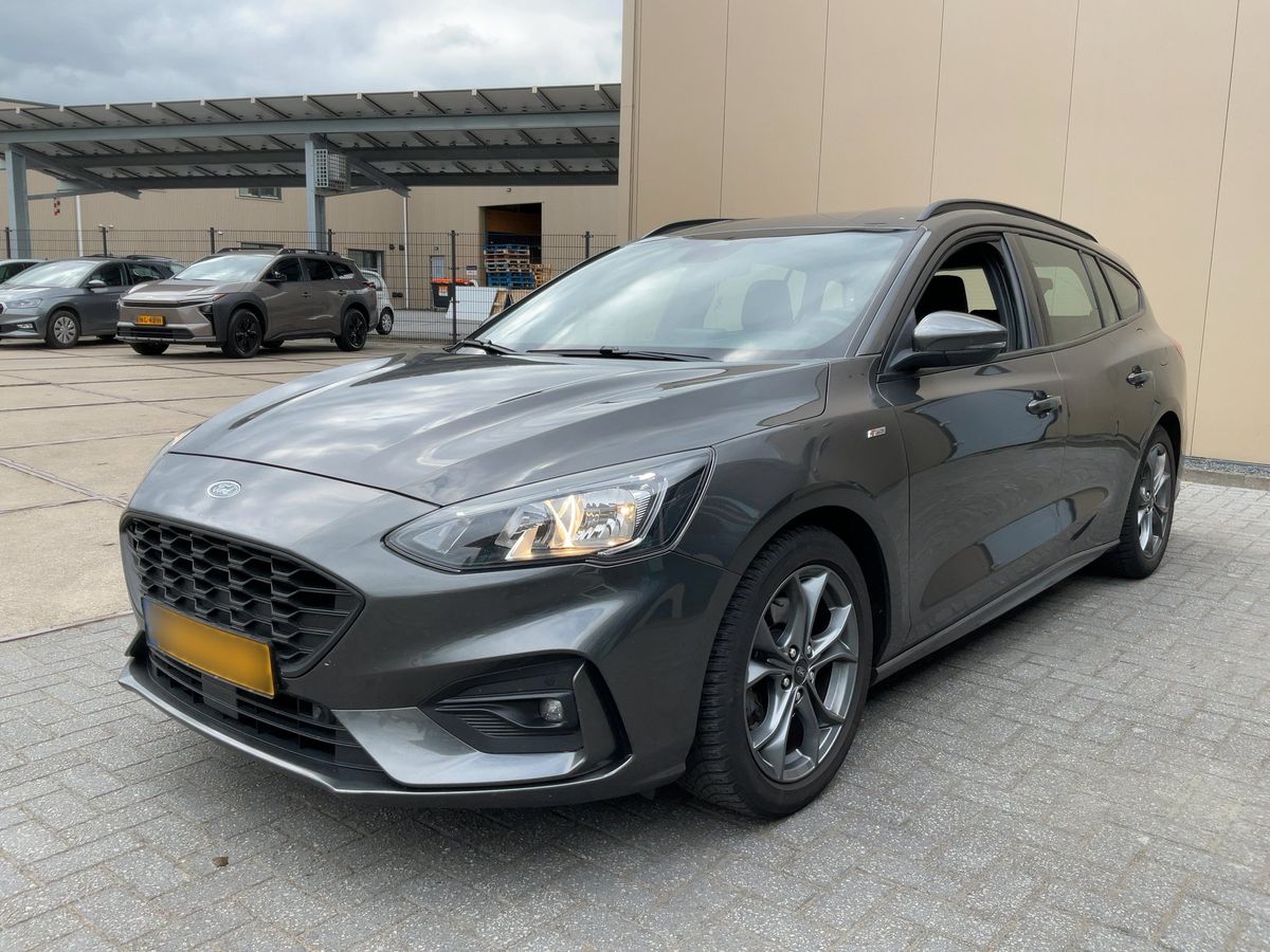 Ford Focus 2019 — photo 1