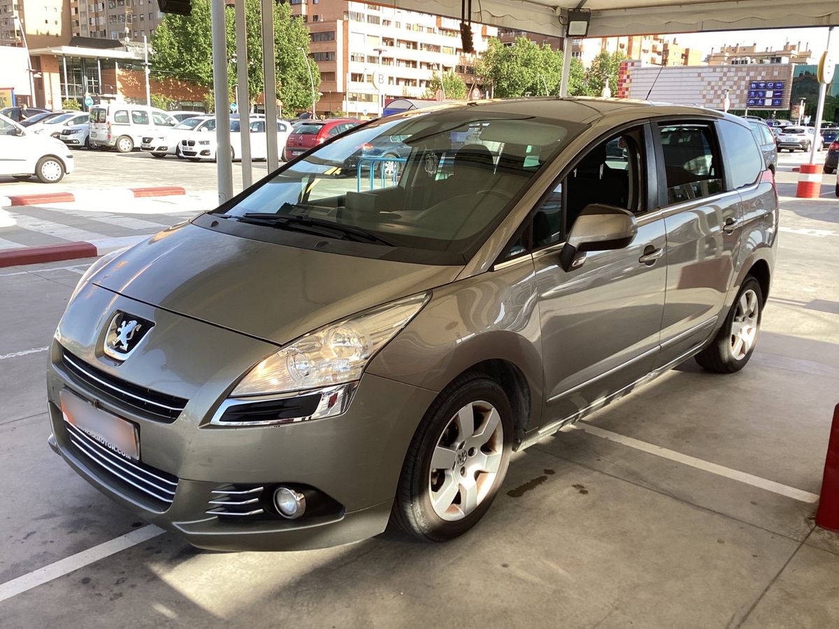 Peugeot 5008 2012