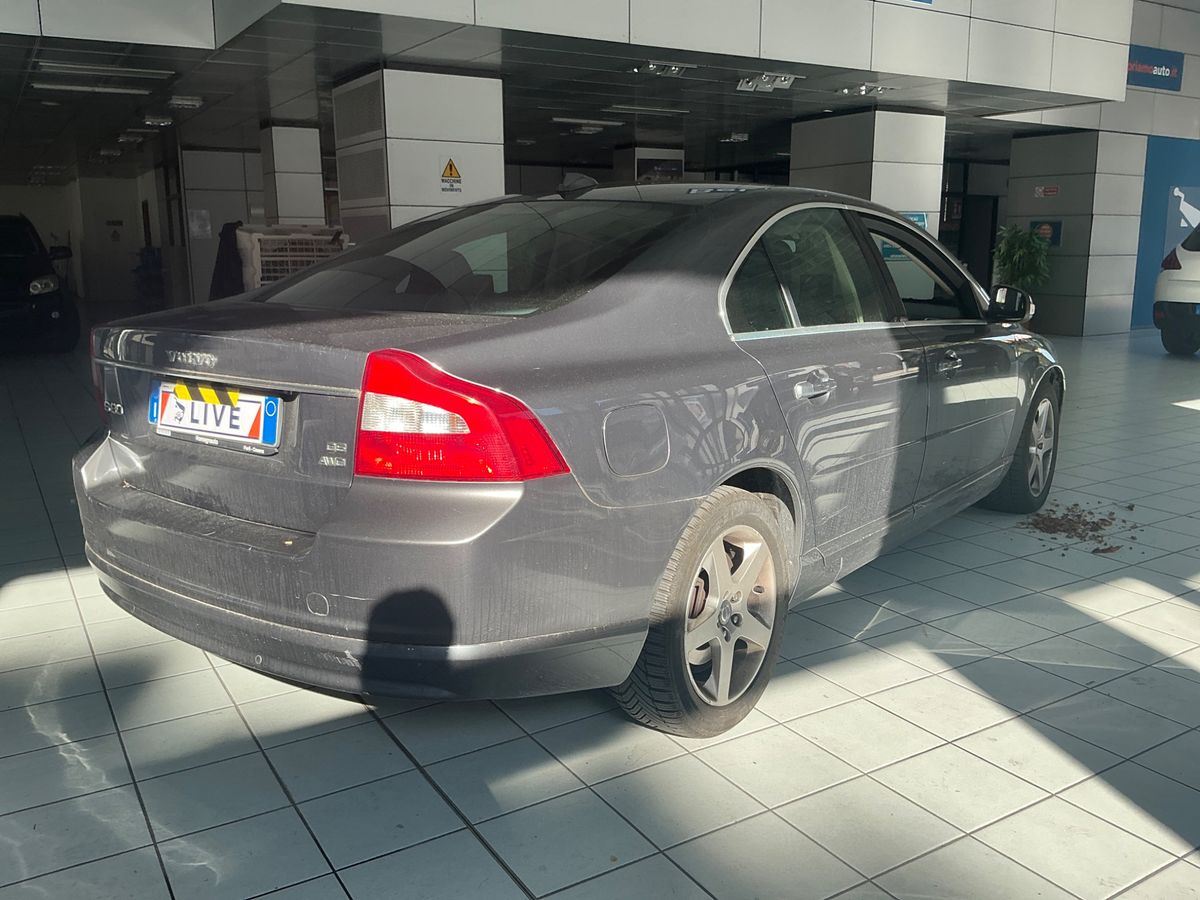 Volvo S80 2.4 D5 Momentum AWD