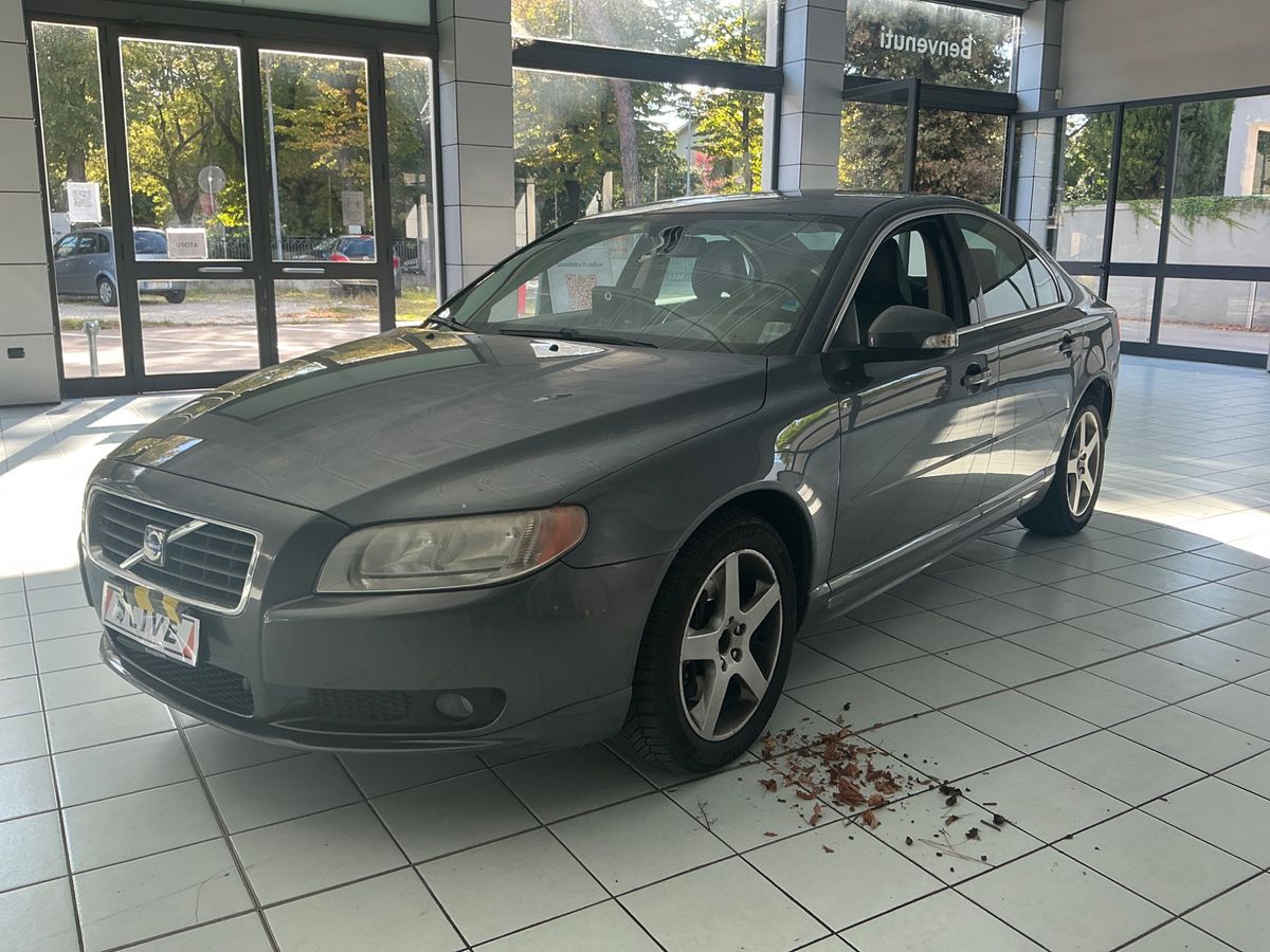 Volvo S80 2.4 D5 Momentum AWD