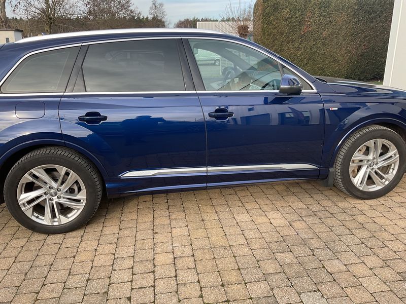 Audi Q7 55 TFSIe quattro S line — zdjęcie 7