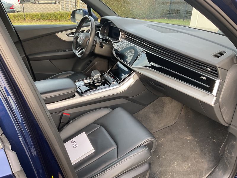 Audi Q7 55 TFSIe quattro S line — zdjęcie 11