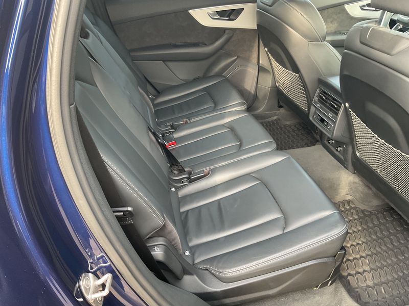 Audi Q7 55 TFSIe quattro S line — zdjęcie 14