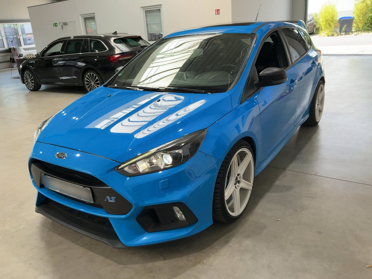 Ford Focus 2017 — photo 1