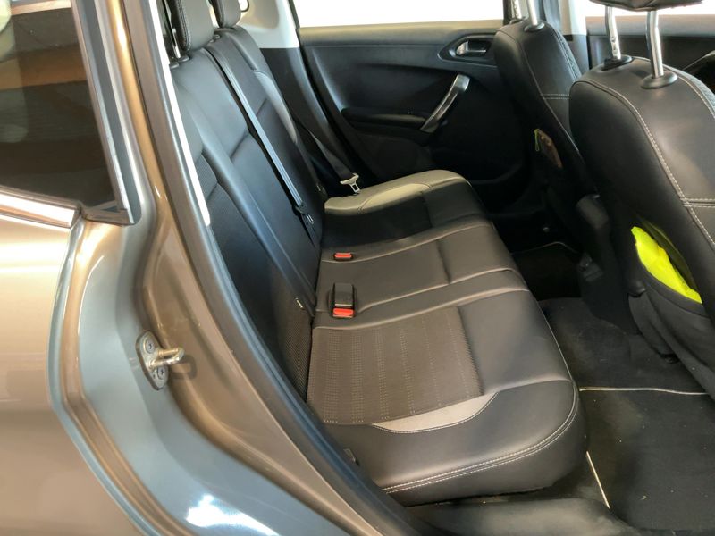 Peugeot 2008 1.6 Allure — zdjęcie 14