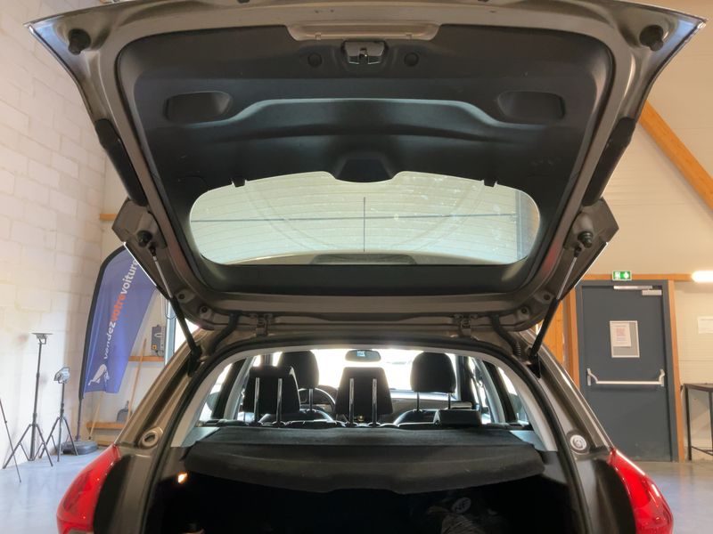 Peugeot 2008 1.6 Allure — zdjęcie 10