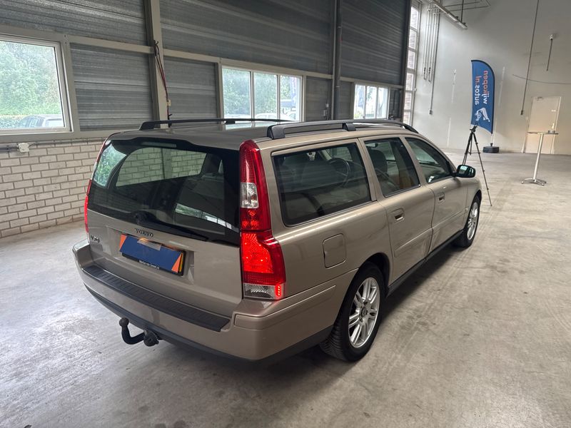 Volvo V70 2.4 — zdjęcie 2