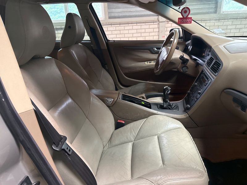 Volvo V70 2.4 — zdjęcie 3