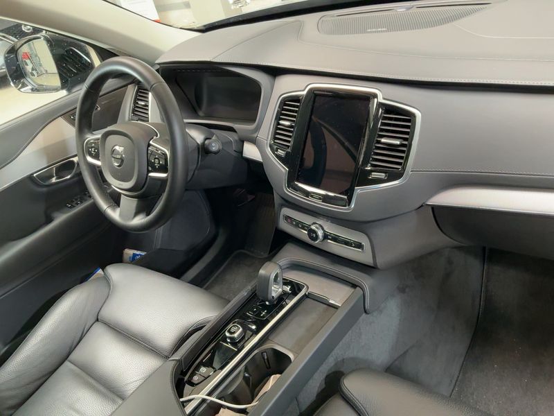 Volvo XC90 2.0 T8 Recharge Plug-in Hybrid Plus Dark AWD — zdjęcie 12