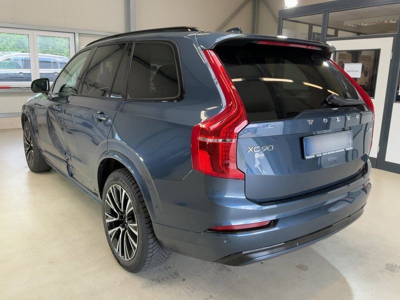 Volvo XC90 2.0 T8 Recharge Plug-in Hybrid Plus Dark AWD — zdjęcie 3
