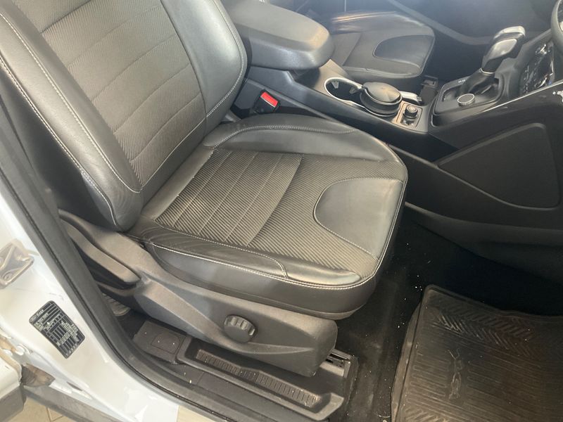 Ford Kuga 2.0 TDCi Titanium 2015 – снимка 30