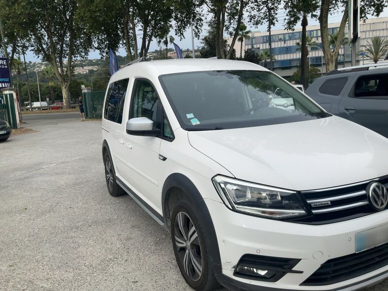 Volkswagen Caddy 2.0 TDI Alltrack BlueMotion Tech — zdjęcie 8