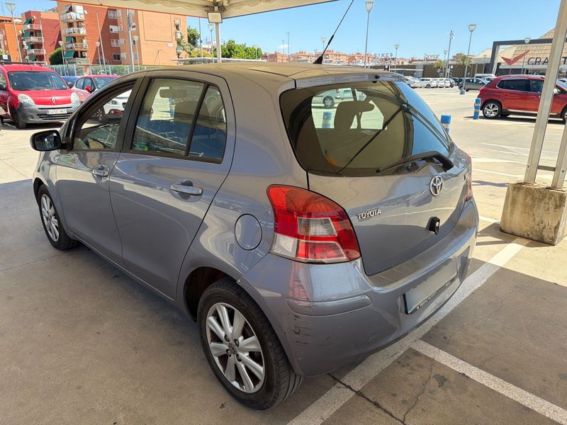 Toyota Yaris 1.4 D-4D Connect 2011 – снимка 6