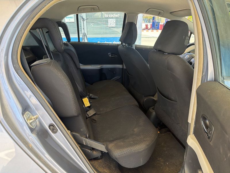 Toyota Yaris 1.4 D-4D Connect 2011 – снимка 19