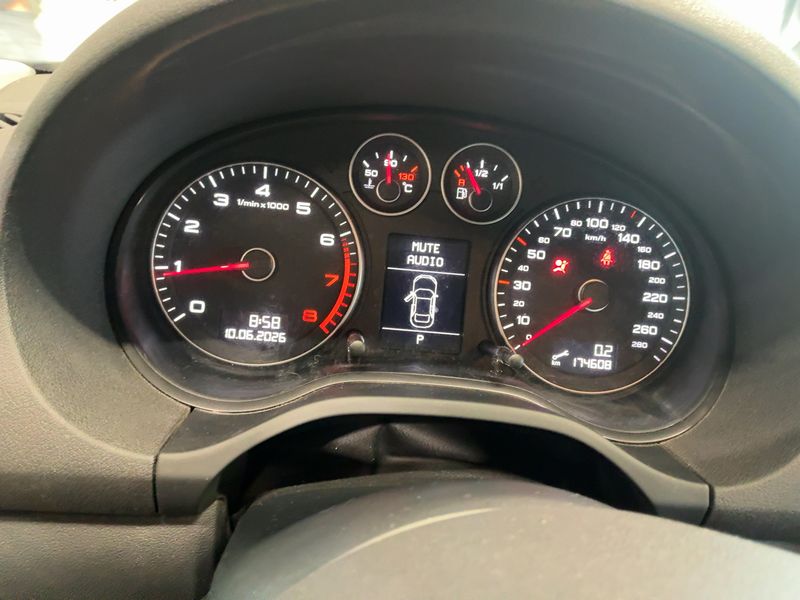 Audi A3 Sportback 1.6 Attraction — zdjęcie 13