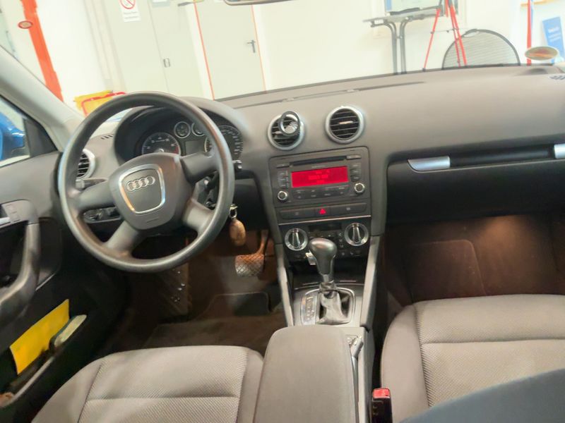 Audi A3 Sportback 1.6 Attraction — zdjęcie 12