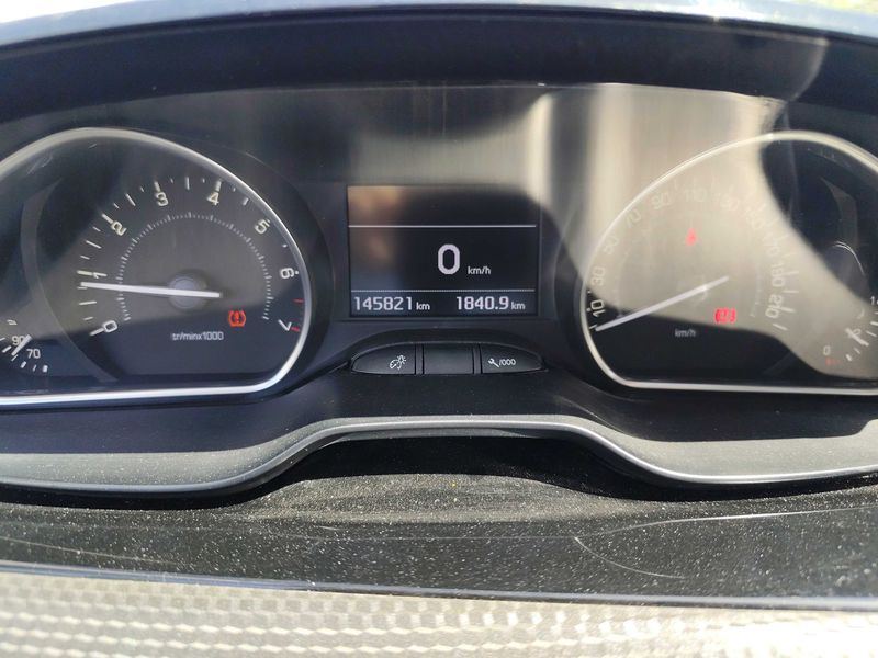 Peugeot 2008 1.2 PureTech Style — zdjęcie 12