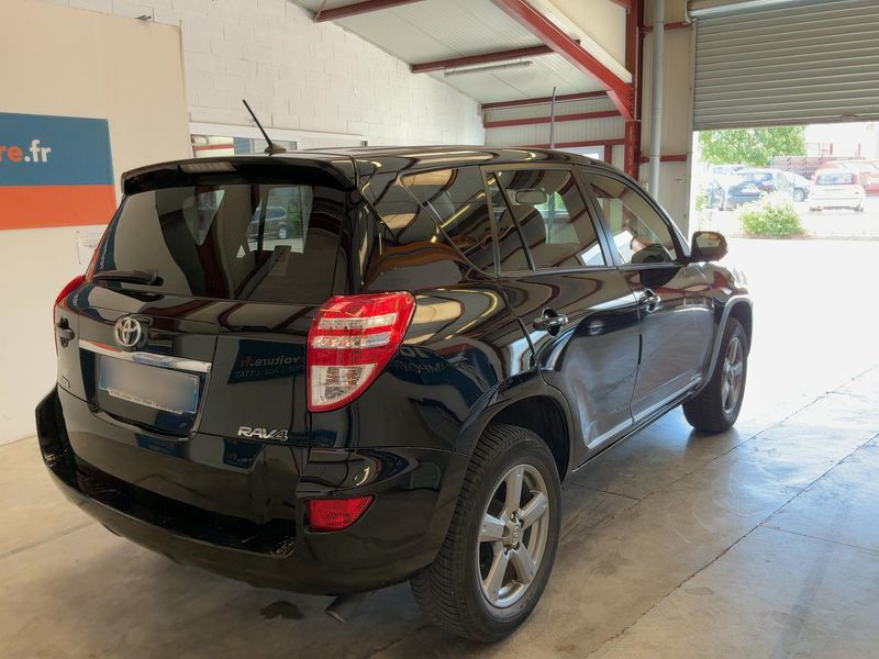Toyota RAV 4 2.2 D-4D Life — zdjęcie 6