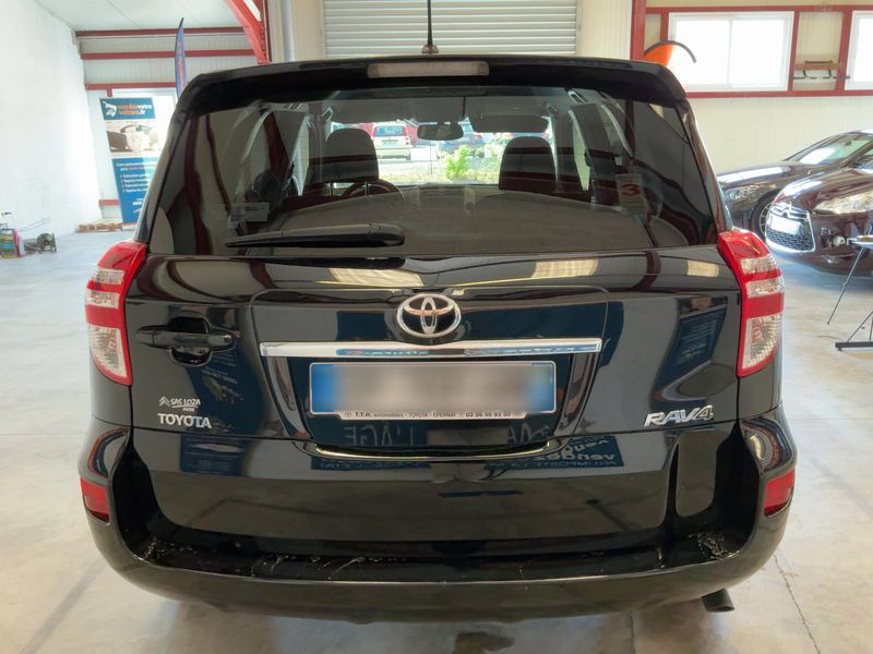 Toyota RAV 4 2.2 D-4D Life — zdjęcie 5
