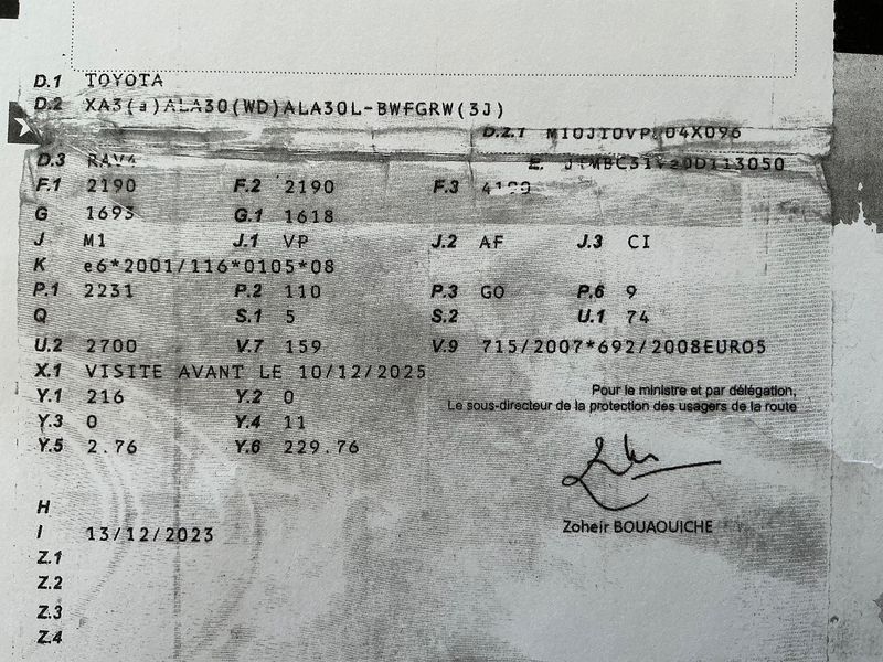 Toyota RAV 4 2.2 D-4D Life — zdjęcie 15