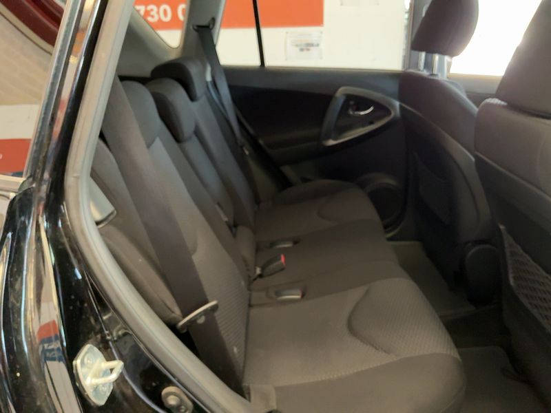 Toyota RAV 4 2.2 D-4D Life — zdjęcie 14