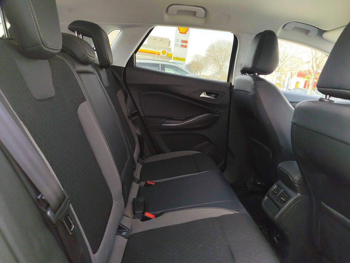Opel Grandland 2019 — photo 14