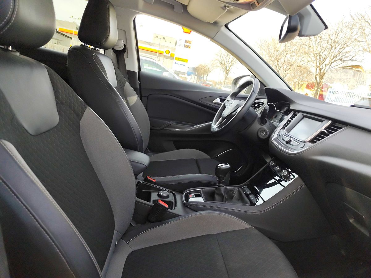 Opel Grandland 2019 — photo 11