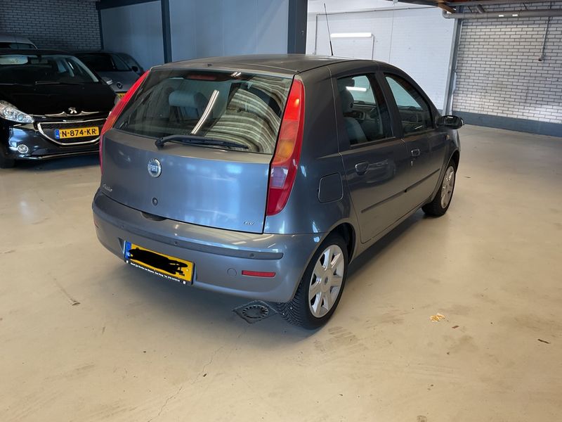 Fiat Punto 1.4 Emotion — zdjęcie 2