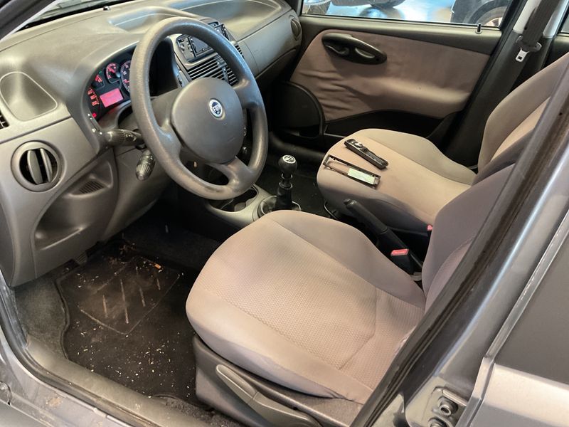 Fiat Punto 1.4 Emotion — zdjęcie 3