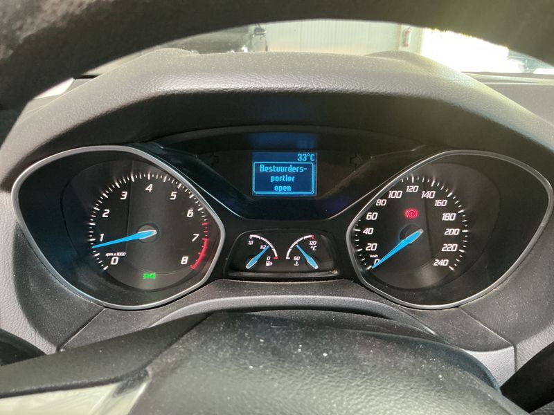 Ford Focus 1.0 EcoBoost Trend — zdjęcie 4