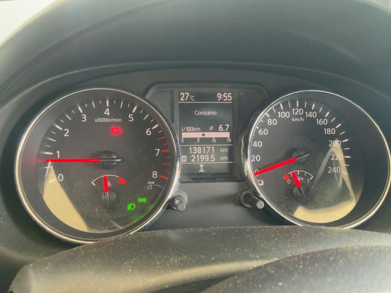 Nissan Qashqai 1.6 Acenta — zdjęcie 13