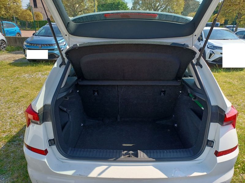 Skoda Kamiq 1.0 TSI Ambition — zdjęcie 9