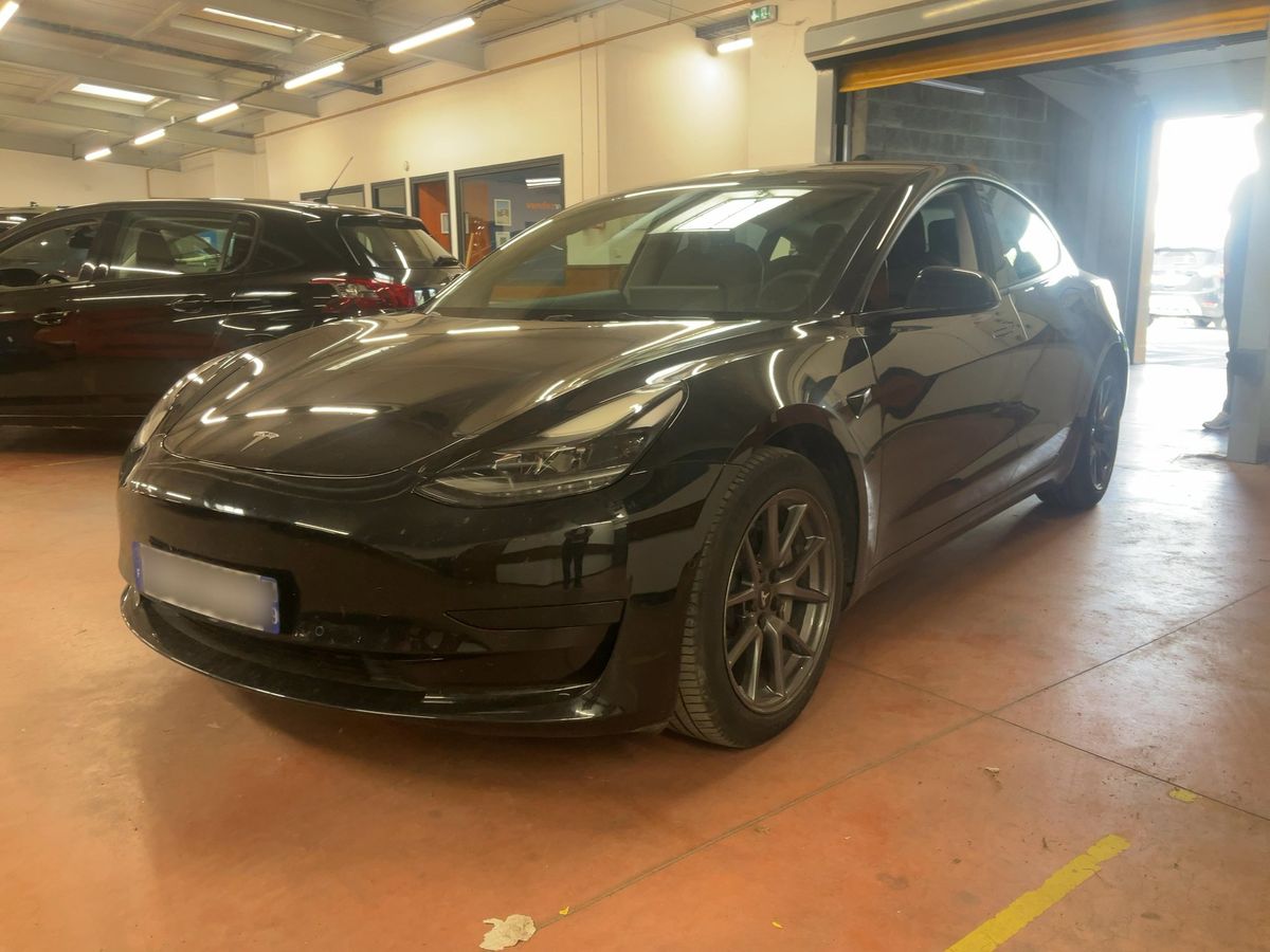 Tesla Model 2021