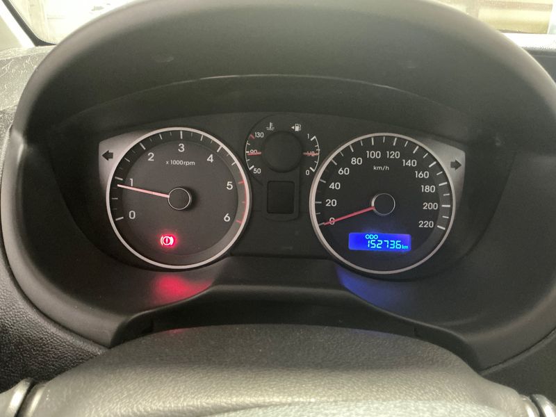 Hyundai i20 1.4 CRDi Pack Sensation Blue Drive 2013 – снимка 18