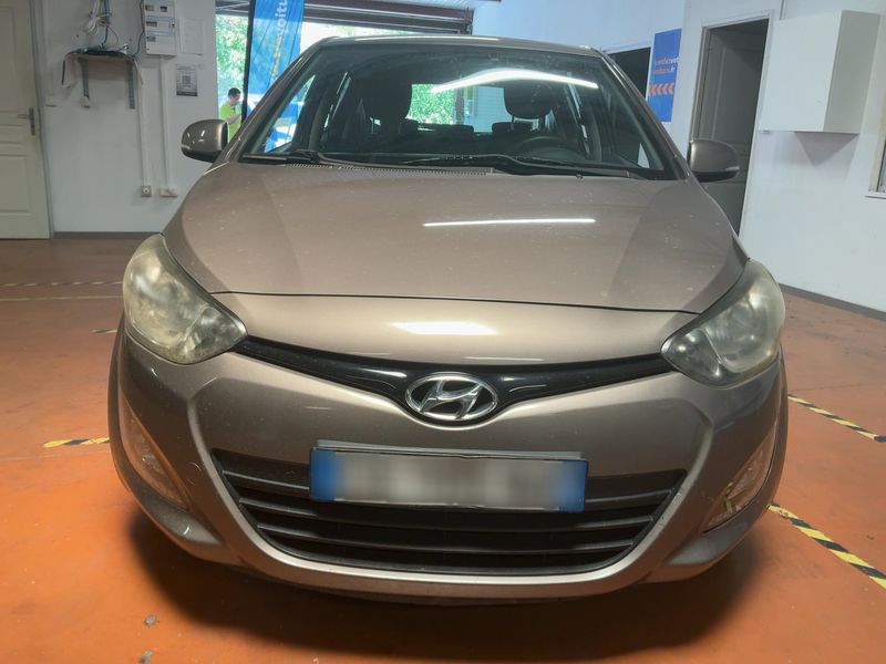 Hyundai i20 1.4 CRDi Pack Sensation Blue Drive 2013 – снимка 14
